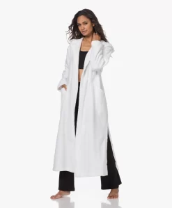 Skin Hamam Spa Badjas Met Capuchon - Wit 17 Skin Hamam Spa Badjas Met Capuchon - Wit -Kleding Series Winkel 220802 fc9b6536 2874 4eb6 99c7 fc25b5389cb1 scaled