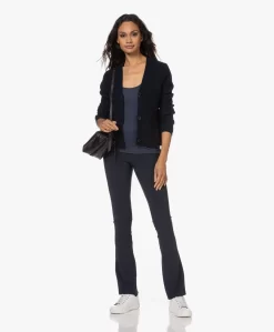 Resort Finest Cashmere Doorknoopvest - Navy -Kleding Series Winkel 220816 3c3d6038 ef92 443b a0d5 4dbd7c68ced0 scaled