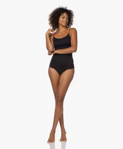 Hanro Cotton Seamless R-Hals Spaghetti Top - Zwart -Kleding Series Winkel 220831 b4fb662c e88f 4df8 bcb7 878c7a319ebc scaled