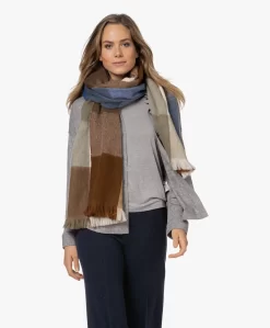 Alpaca Loca Handgemaakte Alpacamix Geblokte Sjaal - Cobalt Blue/Natural -Kleding Series Winkel 220927 0937b954 19f8 4b93 a5f5 b55026cd74c0 scaled