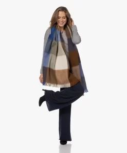 Alpaca Loca Handgemaakte Alpacamix Geblokte Sjaal - Cobalt Blue/Natural -Kleding Series Winkel 220927 11d67da7 58bc 4531 ac60 d2e7f7e2ab11 scaled