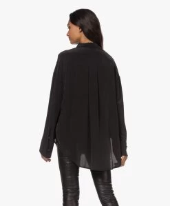 By Malene Birger Derris Biologisch Zijden Overhemdblouse - Zwart 16 By Malene Birger Derris Biologisch Zijden Overhemdblouse - Zwart -Kleding Series Winkel 221004 00786857 e164 4148 b99a bc4cc6982064