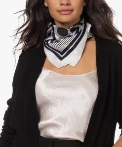 Joseph Aline Zijden Print Sjaal - Horizon/Zwart -Kleding Series Winkel 221019 bd9d519d 8d53 4a70 a539 06d582df22e2 scaled