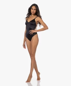 Spanx® Shaping Satin String Body - Zwart 22 Spanx® Shaping Satin String Body - Zwart -Kleding Series Winkel 221025 4848a148 2d87 489d acd0 afcf2fa607c2 scaled