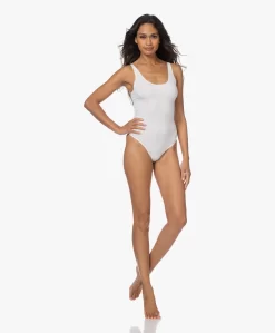 Wolford Ribjersey String Body - Pearl -Kleding Series Winkel 221025 cf345b8d a359 4176 8d05 7456f1a06826 scaled