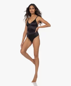 Spanx® Shaping Satin String Body - Zwart 21 Spanx® Shaping Satin String Body - Zwart -Kleding Series Winkel 221025 f0b9e7b4 384b 4c1a a69a 387c511b06b7 scaled
