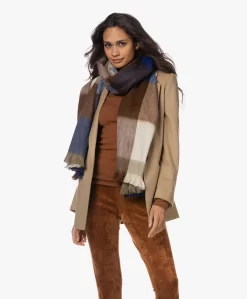 Alpaca Loca Handgemaakte Alpacamix Geblokte Sjaal - Cobalt Blue/Natural -Kleding Series Winkel 221107 546348a4 6618 4ac7 9dc5 d7767e9c65f7 scaled