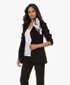 Joseph Aline Zijden Print Sjaal - Horizon/Zwart -Kleding Series Winkel 221107 c28b571a 62d1 438f b9a2 7263c965372d scaled