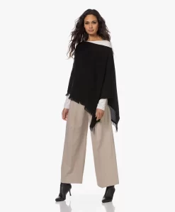 Repeat Franje Poncho In Biologisch Cashmere - Zwart -Kleding Series Winkel 221115 2b182e6f 015a 4bf8 ac11 1d3de5b27791 scaled
