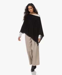 Repeat Franje Poncho In Biologisch Cashmere - Zwart -Kleding Series Winkel 221115 a98a2ba6 f9e2 4196 b09e e0a682e644ac scaled