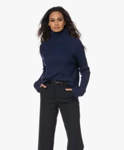 Drykorn Arwen Ribgebreide Coltrui - Navy -Kleding Series Winkel 221116 e334ecc0 041c 445d b842 920fd70ed106 scaled