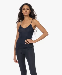 Hanro Wol-Zijde Spaghettitop - Deep Navy -Kleding Series Winkel 221121 a45bd71c 78cc 423d a38a 65578ba116e7 scaled