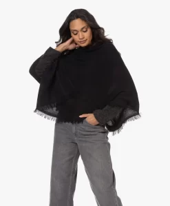 Repeat Franje Poncho In Biologisch Cashmere - Zwart -Kleding Series Winkel 221121 bdaaad49 894a 4646 be68 869e04d64993 scaled