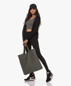 Varsity Headwear Wool Tech Pet - Zwart -Kleding Series Winkel 221205 998e6313 8ab5 4803 83c2 d6663bd02157 scaled