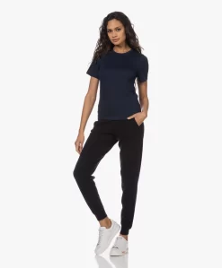 Resort Finest Gebreide Wol-Cashmeremix Sweatpants - Navy -Kleding Series Winkel 221206 7370d3cc 5932 4b31 88fa 8fd70d1ed65a scaled