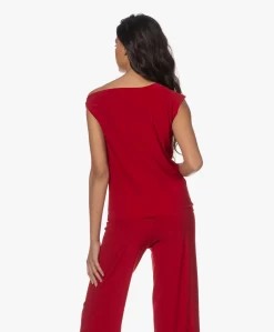 Norma Kamali Drop Shoulder Tech Jersey Top - Rood -Kleding Series Winkel 221206 e8de5aa2 bf11 4862 9d4e 0019a2174940 scaled