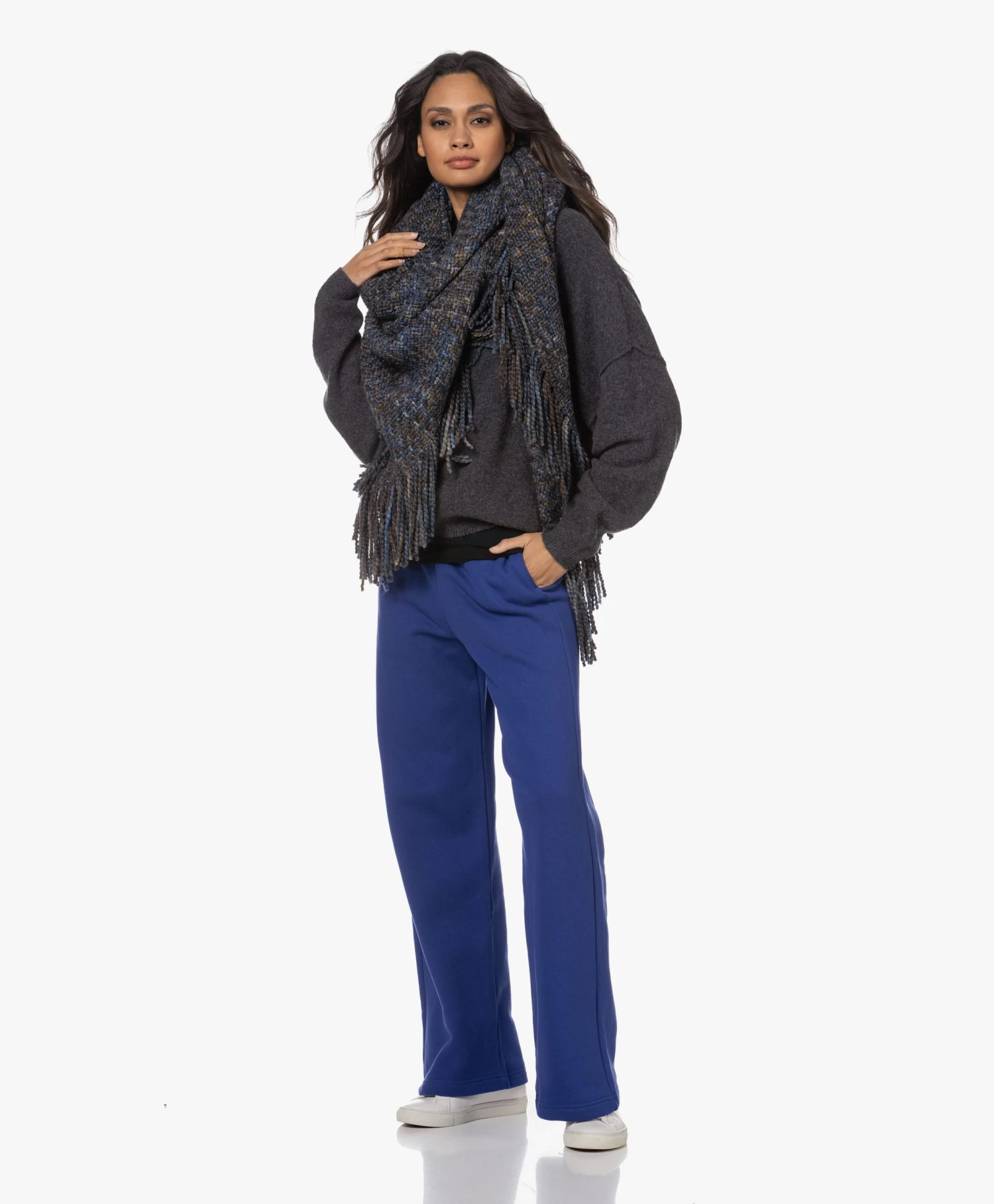 Manos Del Uruguay Merino Wolmix Poncho - Donkerblauw/Bruin/Grijs 1 Manos Del Uruguay Merino Wolmix Poncho - Donkerblauw/Bruin/Grijs