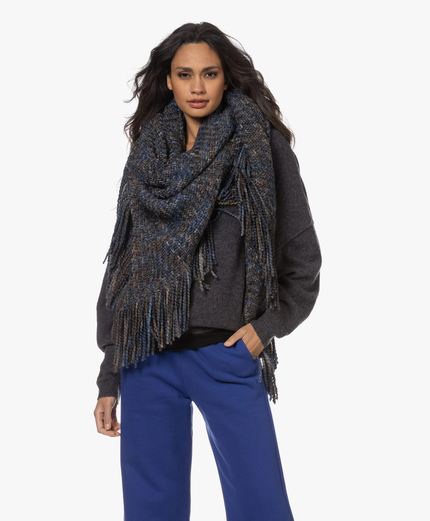 Manos Del Uruguay Merino Wolmix Poncho - Donkerblauw/Bruin/Grijs 3 Manos Del Uruguay Merino Wolmix Poncho - Donkerblauw/Bruin/Grijs - Afbeelding 3