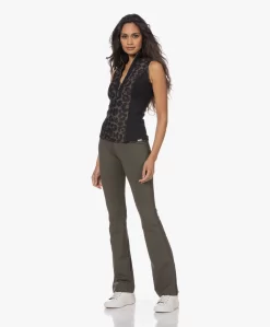 Deblon Sports Rosy Compressie Coltop - Green Leopard 25 Deblon Sports Rosy Compressie Coltop - Green Leopard -Kleding Series Winkel 221207 f4721627 35d1 46d6 aa78 41373d6bb9ae scaled