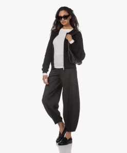 Róhe Rib Jersey Layering Longsleeve - Off-White -Kleding Series Winkel 221213 5938d17e e14f 41f0 9910 6aea7a7e937a scaled