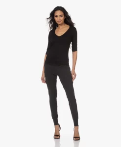 Majestic Filatures Superwashed V-Hals T-Shirt Met Driekwart Mouwen - Zwart -Kleding Series Winkel 230110 08fc5b54 84ab 4645 bacd cd2c4c265772 scaled