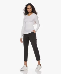 Filippa K Cotton Stretch Longsleeve - Wit -Kleding Series Winkel 230112 d841501a 0198 4683 b1f8 0f13d7116612 scaled
