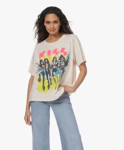 Daydreamer Kiss Destroyer Merch T-Shirt - Dirty White -Kleding Series Winkel 230118 76347b57 367e 4ce8 a8e7 17077192565e scaled