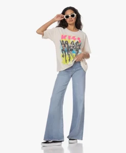 Daydreamer Kiss Destroyer Merch T-Shirt - Dirty White -Kleding Series Winkel 230118 8f89e27d c9fe 40fc a685 7aca07d9e10a scaled