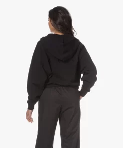 Iro Oritta Cropped Hoodie Sweatvest - Zwart -Kleding Series Winkel 230118 b36146d7 2203 4ce6 8d7b aea7a393e0c3 scaled