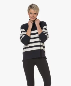 Plein Publique La Puck Gestreepte Wol-Cashmere Coltrui - Donkerblauw/Ivoor -Kleding Series Winkel 230130 4858746a d31f 47fb bc78 e3f3a410c5fe scaled