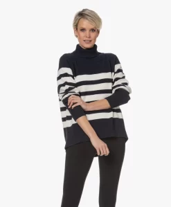 Plein Publique La Puck Gestreepte Wol-Cashmere Coltrui - Donkerblauw/Ivoor -Kleding Series Winkel 230130 753c5391 a7e4 4618 812d 22d899d9b764 scaled