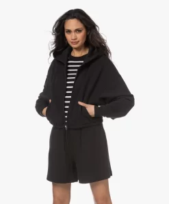 Iro Oritta Cropped Hoodie Sweatvest - Zwart -Kleding Series Winkel 230207 ad50d93a 7eb0 4fd3 b783 f4dbbade81a8 scaled