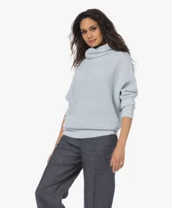 Sibin/Linnebjerg Tut Trui Met Gedrapeerde Col - Lichtblauw -Kleding Series Winkel 230208 8c28ddfa 8d6f 48fd a29e d0d0d99b9da7 scaled