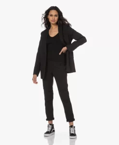 Majestic Filatures Soft Touch V-Hals T-Shirt - Zwart -Kleding Series Winkel 230213 9239c5ad e6df 4c71 9b4e beeaa3269ea4 scaled