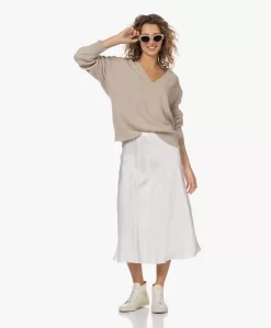 Resort Finest Frivo Satijnen Midi Rok - Ecru -Kleding Series Winkel 230220 2f6c435b 9e62 4013 b6c2 b175297c0958 scaled