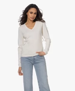 Resort Finest Via V-Hals Pullover - Ecru -Kleding Series Winkel 230228 02409f36 6723 460e b718 b96785b8a252 scaled