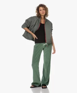 Baindoux Sunset Reversible Bomberjack - Olive 25 Baindoux Sunset Reversible Bomberjack - Olive -Kleding Series Winkel 230301 9c28f04f f7c8 4085 a30e e78afb70b53f scaled