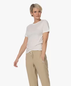 Resort Finest Katoen-Cashmere R-Hals T-Shirt - Ecru -Kleding Series Winkel 230322 6b71ba30 76be 4c4d b714 bdc5a65c187c scaled