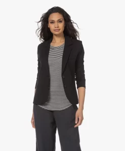 Repeat Getailleerde Jersey Blazer - Zwart 24 Repeat Getailleerde Jersey Blazer - Zwart -Kleding Series Winkel 230328 5f7e9c35 1ef5 4426 9614 acc133f23076 scaled