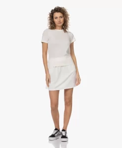 Resort Finest Katoen-Cashmere R-Hals T-Shirt - Ecru -Kleding Series Winkel 230329 d10608a2 f041 49e4 a9c4 ca5f2c465b5d scaled