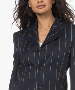 Filippa K Merinowollen Krijtstreep Blazer - Navy/Wit 19 Filippa K Merinowollen Krijtstreep Blazer - Navy/Wit -Kleding Series Winkel 230404 bb0f8ec3 cefd 46d3 acd9 14429c1c18ab scaled