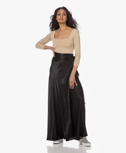 Viveh Mica Satijnen Maxi Wikkelrok - Zwart 21 Viveh Mica Satijnen Maxi Wikkelrok - Zwart -Kleding Series Winkel 230407 51ea51cd b49c 4aa3 9371 161e6034589c scaled