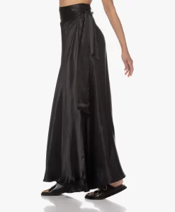 Viveh Mica Satijnen Maxi Wikkelrok - Zwart 22 Viveh Mica Satijnen Maxi Wikkelrok - Zwart -Kleding Series Winkel 230407 5cdf1279 1203 4ddf 9e02 4486c837f8d1 scaled