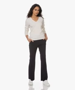 Resort Finest Via V-Hals Pullover - Ecru -Kleding Series Winkel 230411 b0cf483d 2184 4ea2 9fd5 e9a19dced5d8