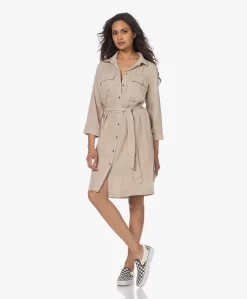 Plein Publique La Chris Tencel Blousejurk - Light Sand -Kleding Series Winkel 230418 eccde8ed 7cbf 4d55 be59 e83bdee47470 scaled
