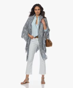 Manos Del Uruguay Merino Wolmix Poncho - Blauw/Grijs 21 Manos Del Uruguay Merino Wolmix Poncho - Blauw/Grijs -Kleding Series Winkel 230424 4c0f13e8 8651 4765 ab30 b723556570fe scaled