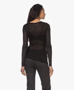 Gai+Lisva Fermi Zijdemix Pointelle Longsleeve - Zwart -Kleding Series Winkel 230424 e7ba7592 6bc5 4aa2 a79b de94882629bd scaled