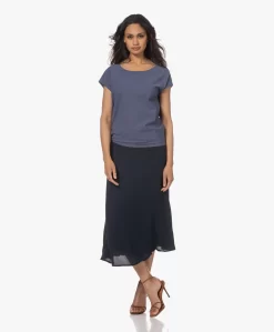 Lasalle Viscose Crêpe A-Lijn Midi Rok - Navy -Kleding Series Winkel 230425 a3026b6d dd33 482f bcc2 37e79071c2bd scaled