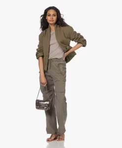 James Perse Supima Stretch Poplin Parachute Broek - Ammo Pigment -Kleding Series Winkel 230501 1d727f55 9438 4ab0 9e38 d2d8944e2db7 scaled