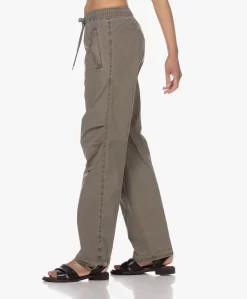 James Perse Supima Stretch Poplin Parachute Broek - Ammo Pigment -Kleding Series Winkel 230504 1e9fbf1d 2184 402d b180 44d63101c426 scaled